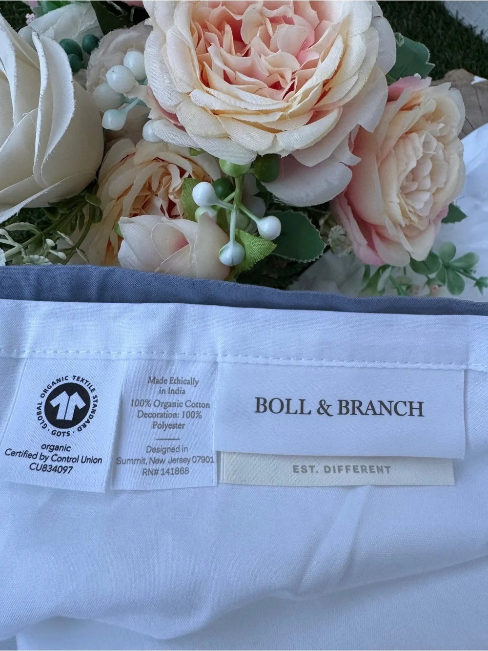 Boll & Branch Signature Organic Cotton Hemmed flat Sheet Queen pillowcases NWOT